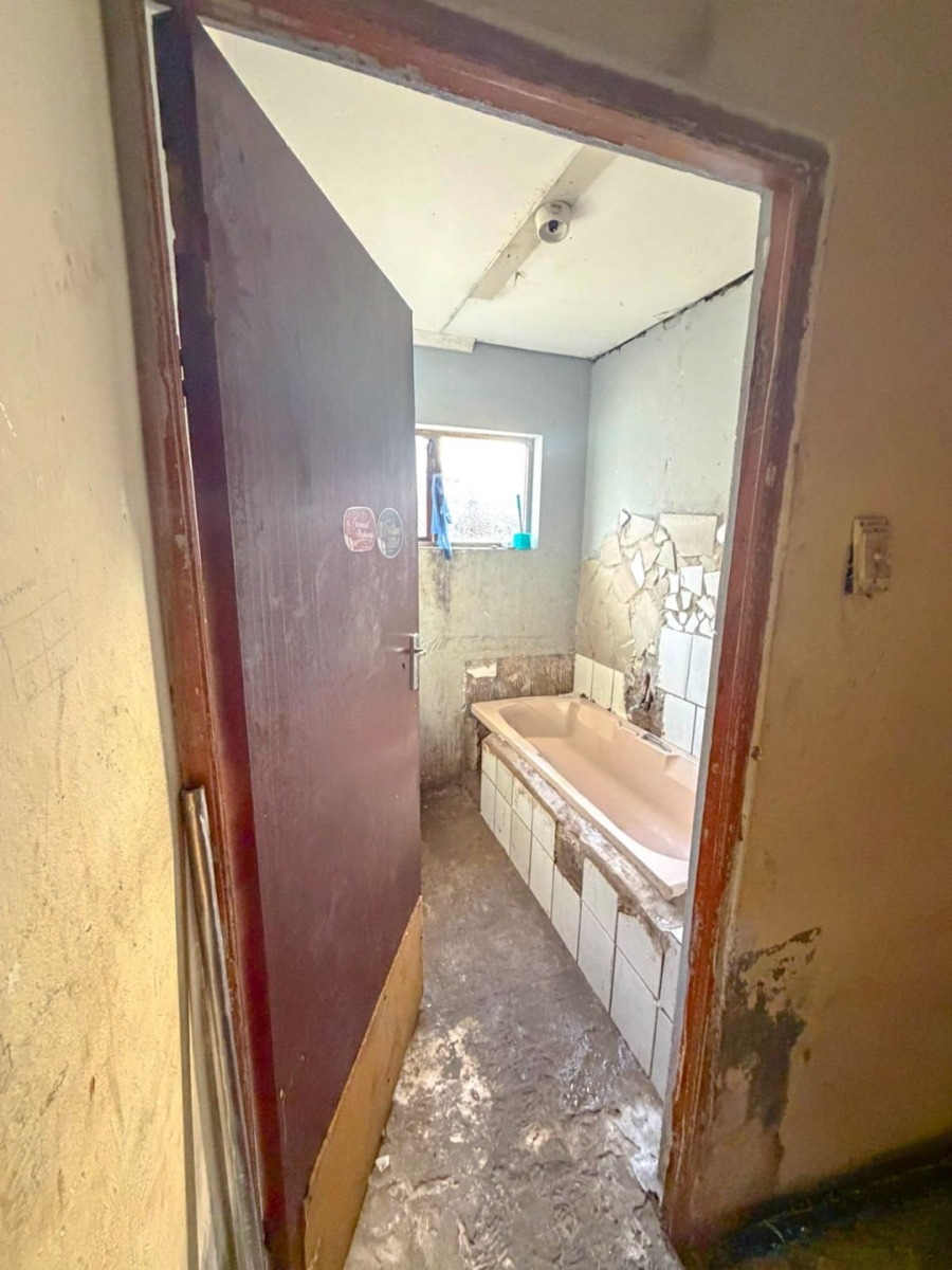 3 Bedroom Property for Sale in Kwanonqaba Western Cape
